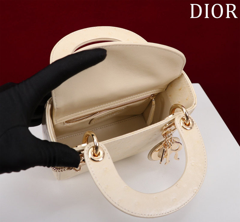 Dragons Bags Detail