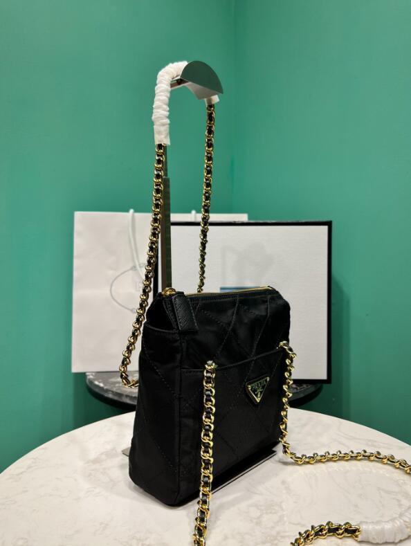 Dragons Bags Detail