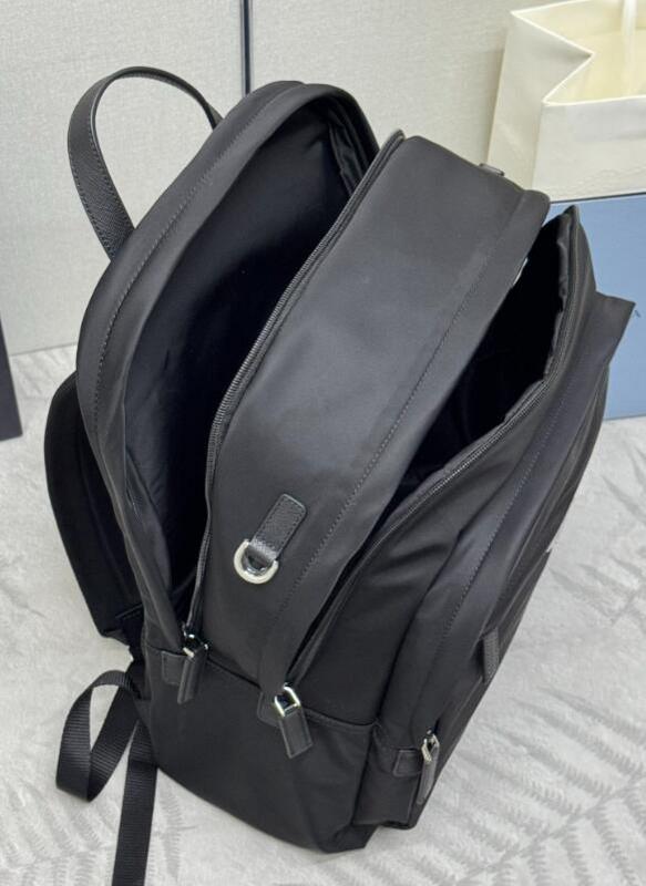 Dragons Bags Detail