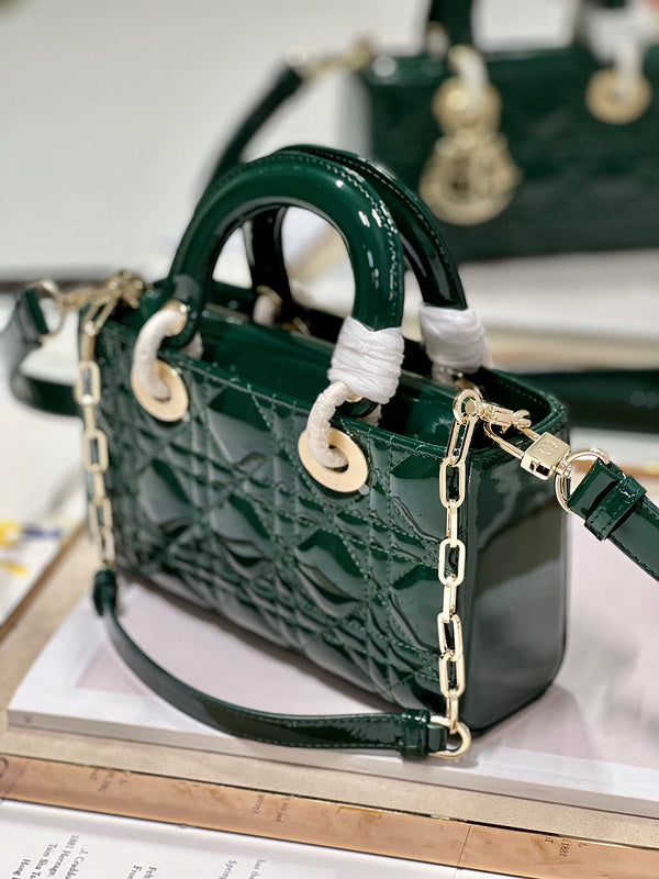 Dragons Bags Detail