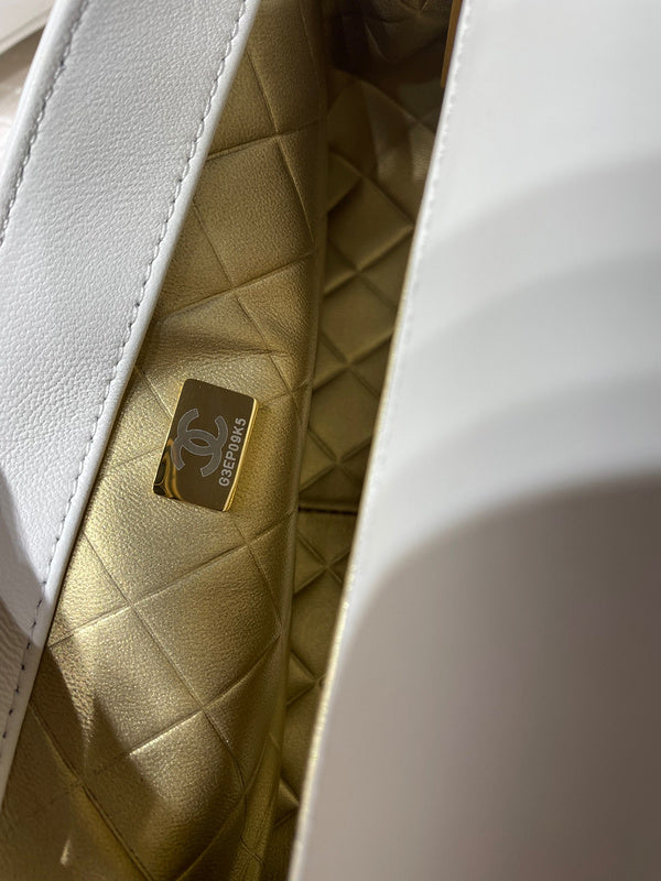 Dragons Bags Detail