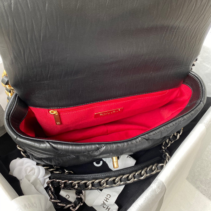 Dragons Bags Detail