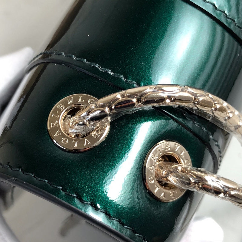 Dragons Bags Detail