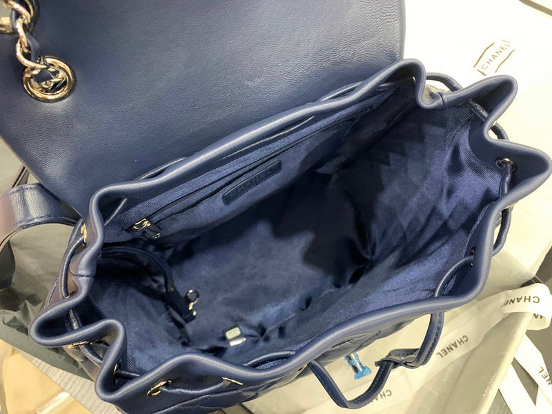 Dragons Bags Detail