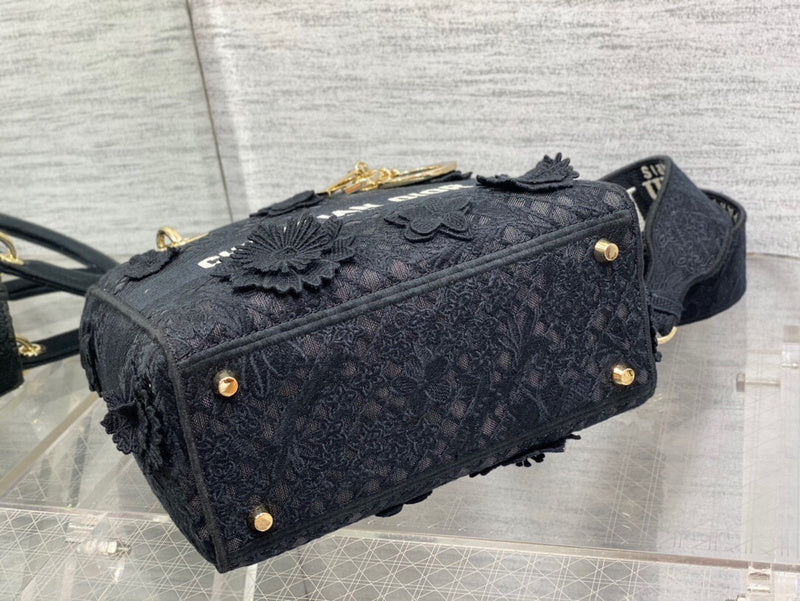 Dragons Bags Detail