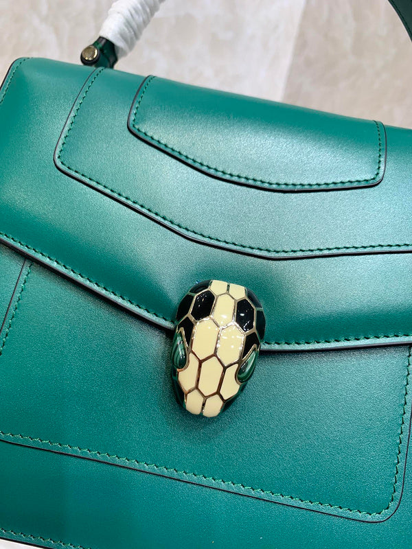 Dragons Bags Detail