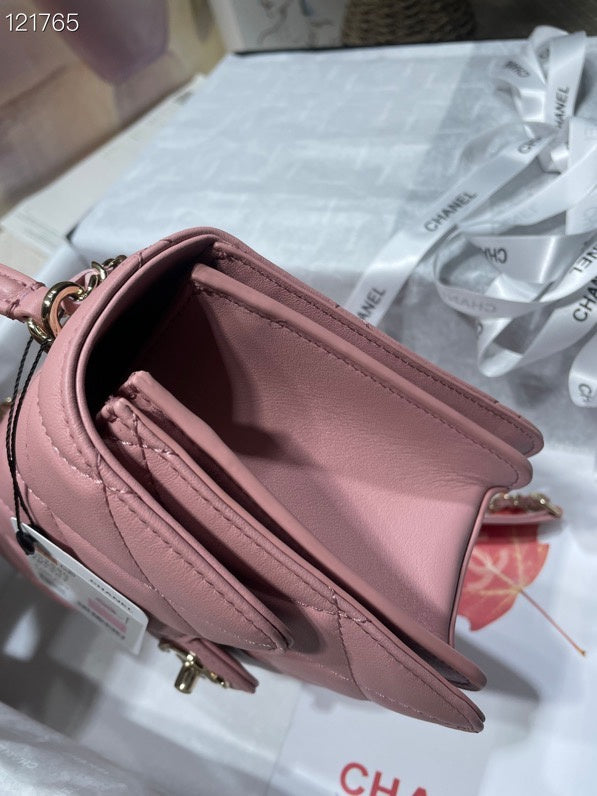 Dragons Bags Detail