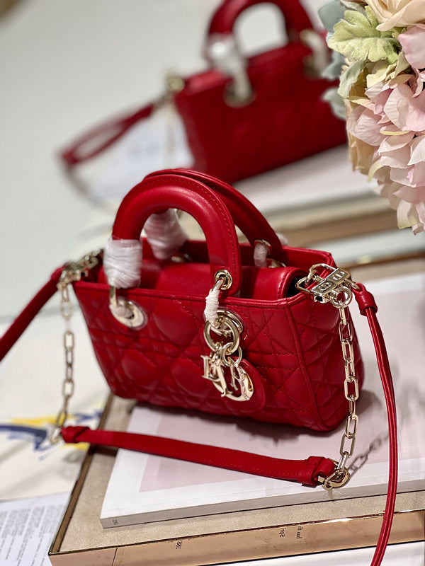 Dragons Bags Detail