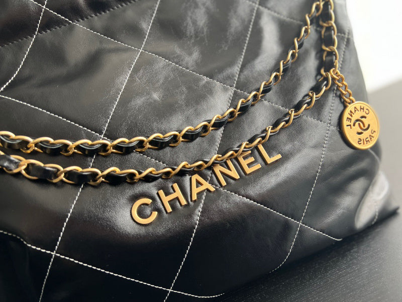 Dragons Bags Detail