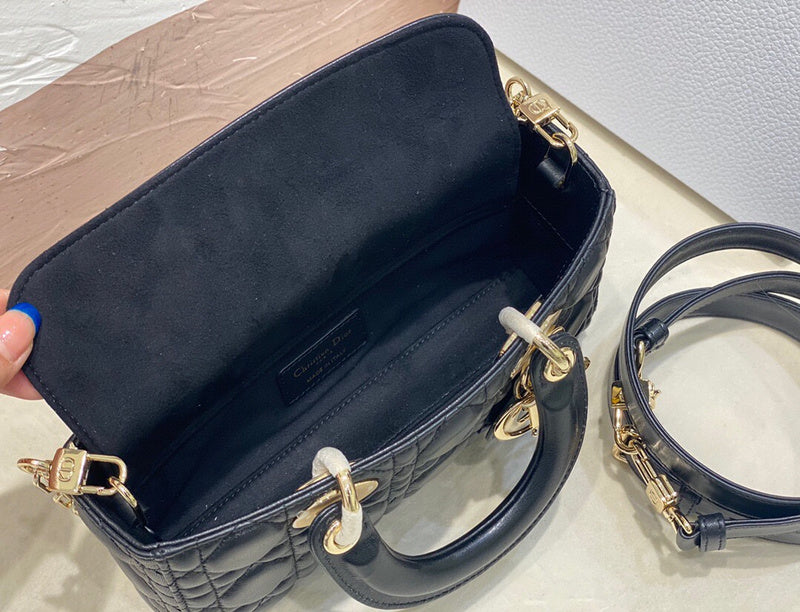 Dragons Bags Detail