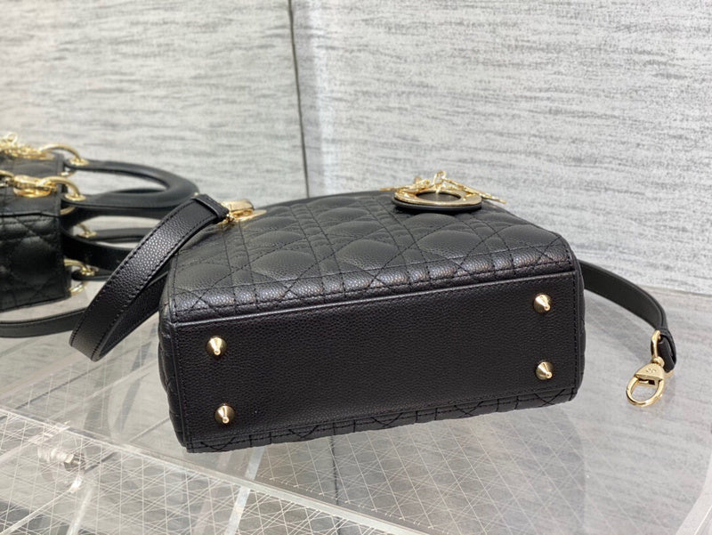 Dragons Bags Detail