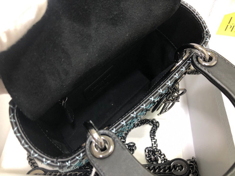Dragons Bags Detail