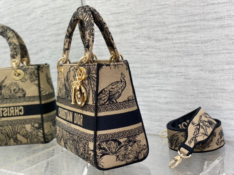 Dragons Bags Detail