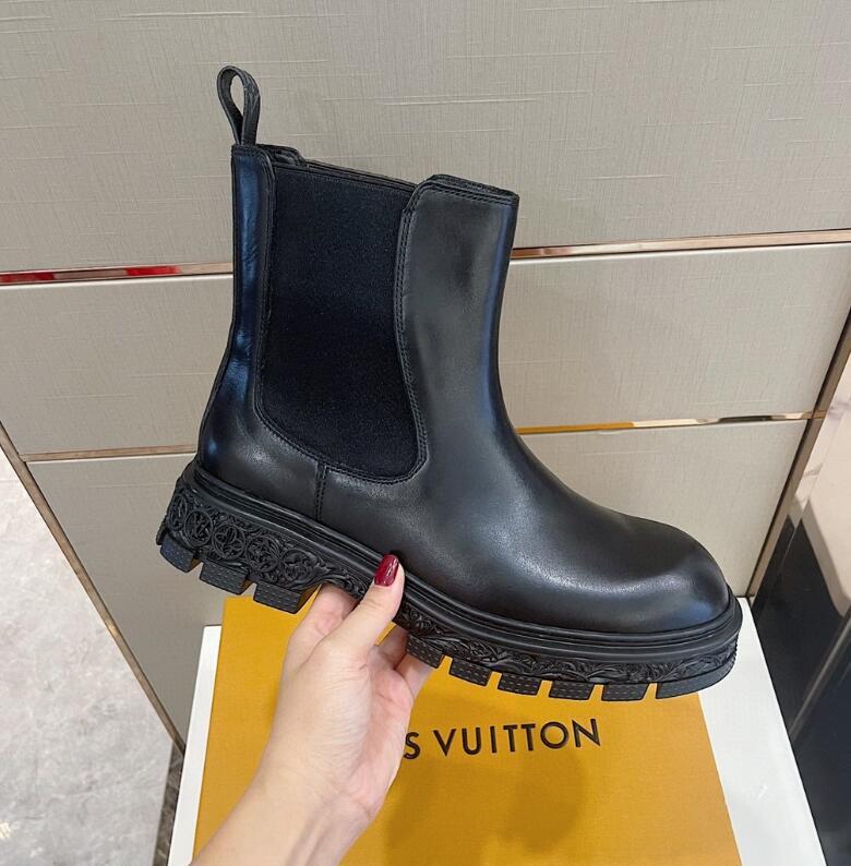 Dragons Bags Detail