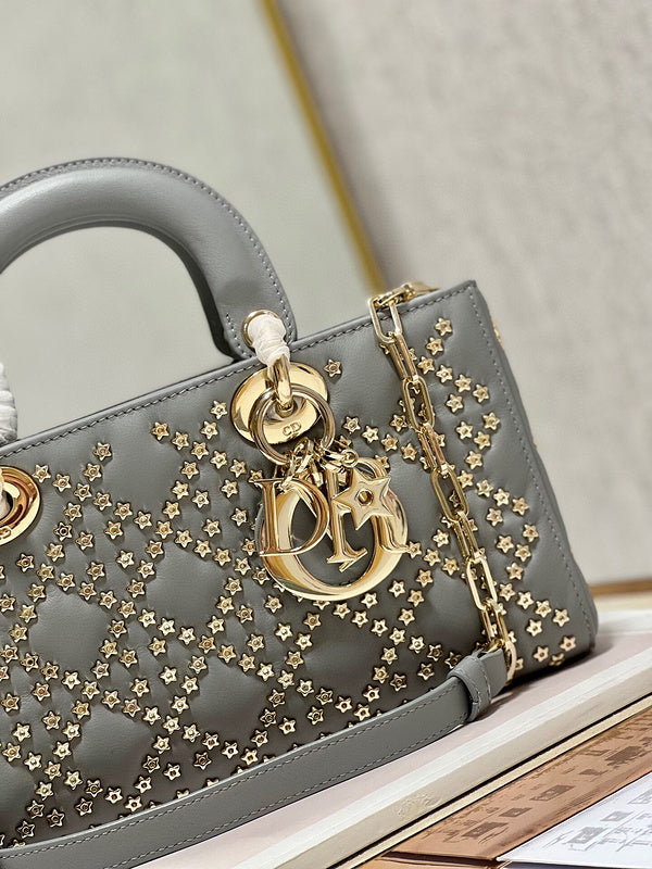 Dragons Bags Detail