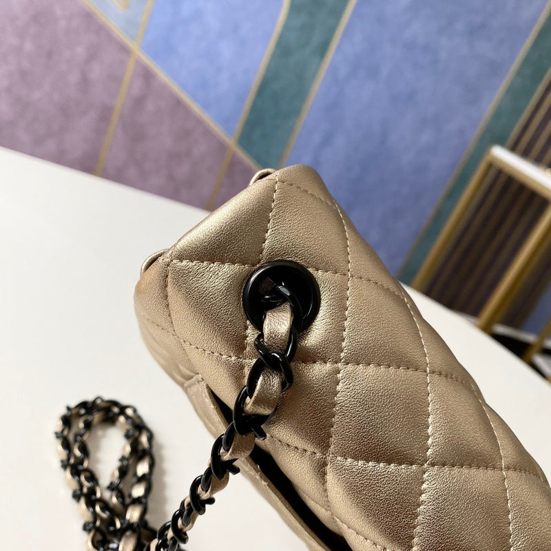 Dragons Bags Detail
