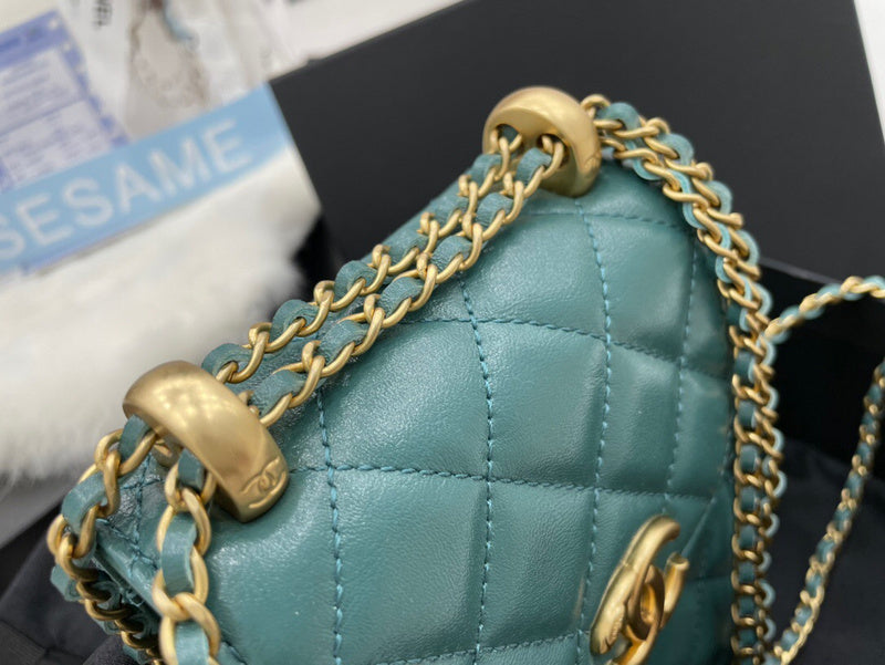 Dragons Bags Detail
