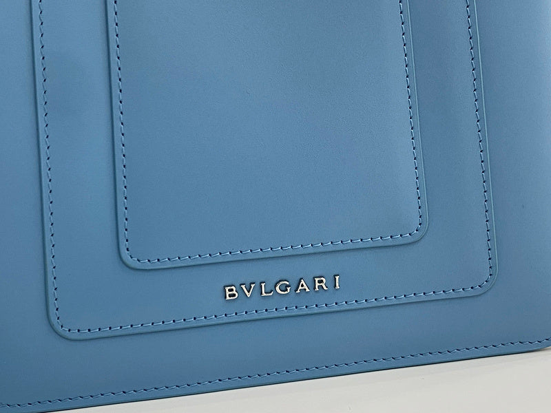 Dragons Bags Detail