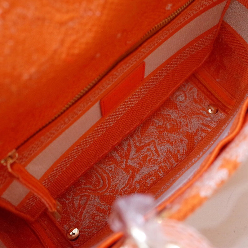 Dragons Bags Detail