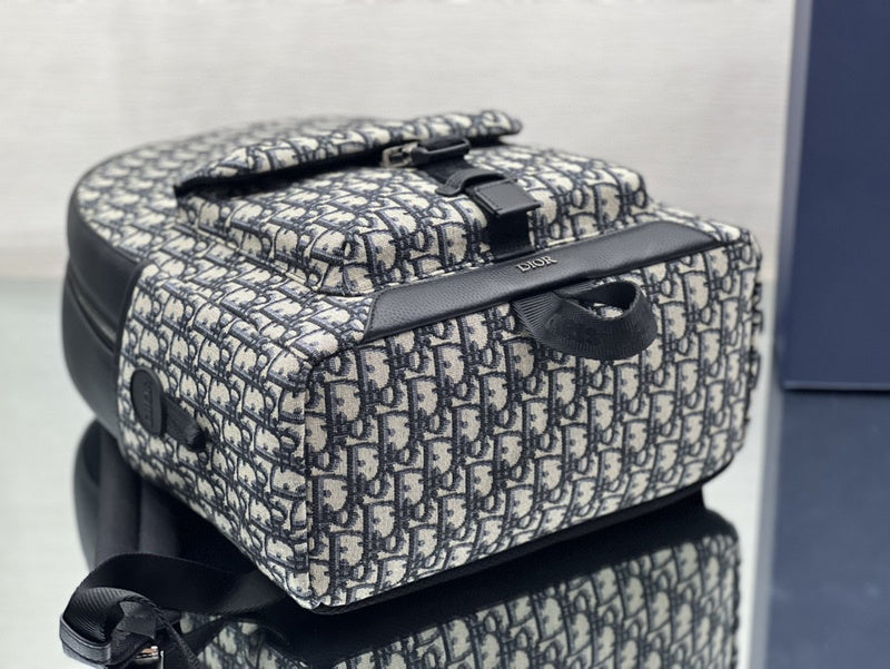 Dragons Bags Detail