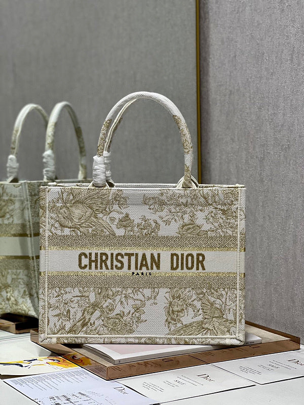 Dragons Bags Detail