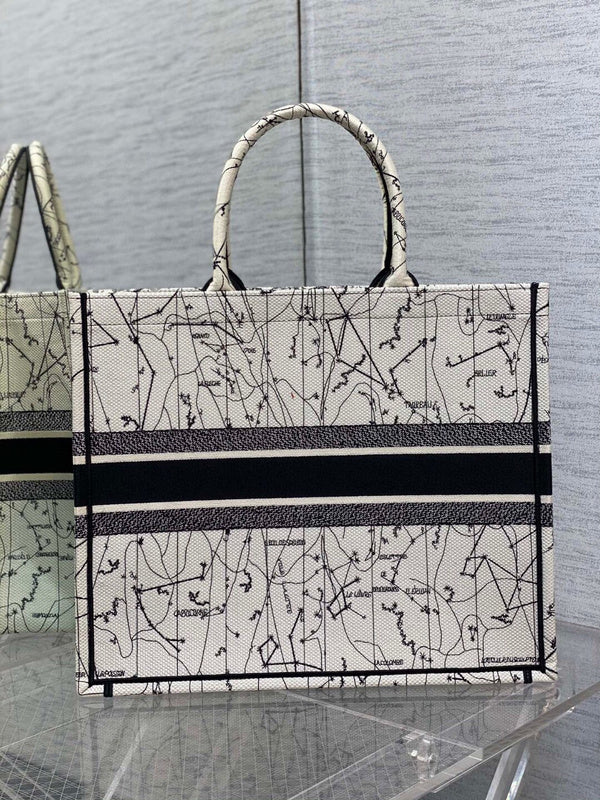 Dragons Bags Detail