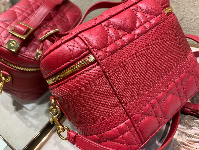 Dragons Bags Detail