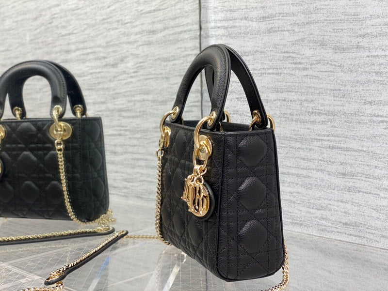Dragons Bags Detail