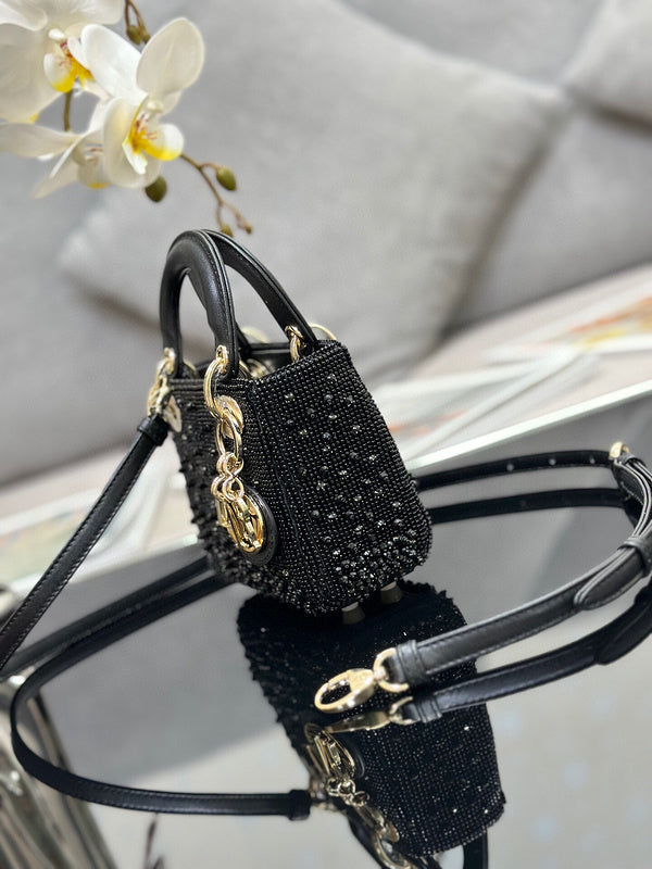 Dragons Bags Detail