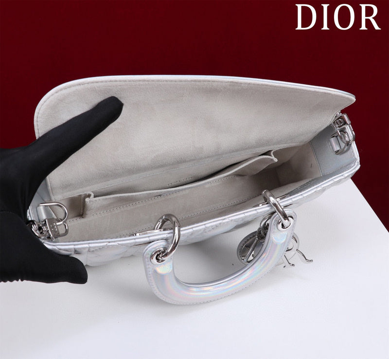 Dragons Bags Detail