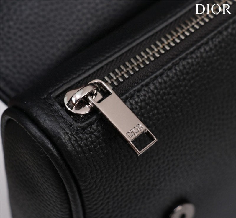Dragons Bags Detail