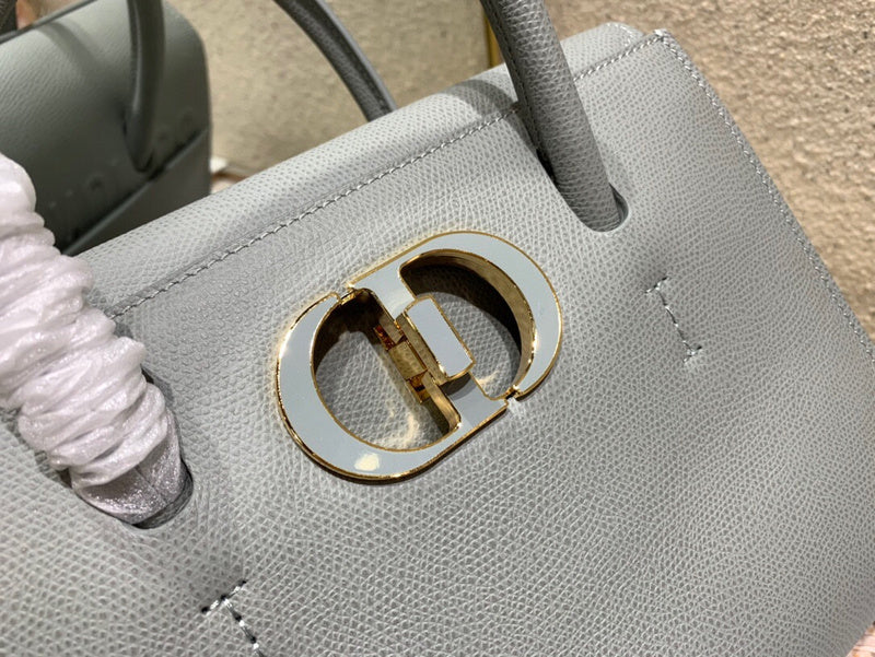 Dragons Bags Detail