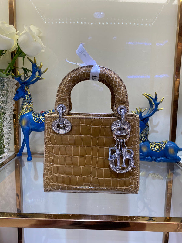 Dragons Bags Detail