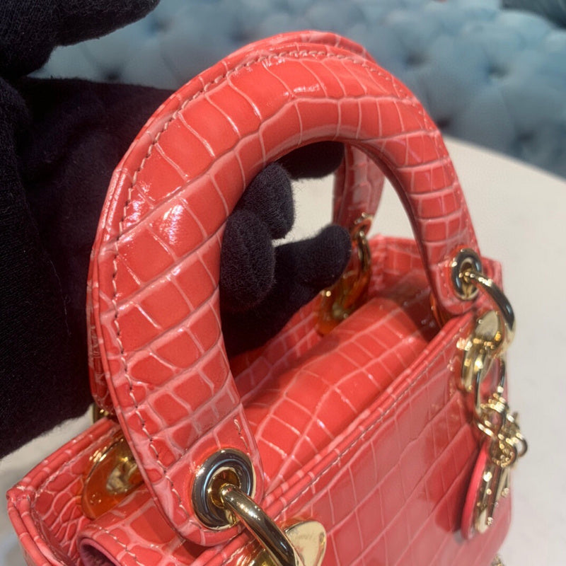 Dragons Bags Detail