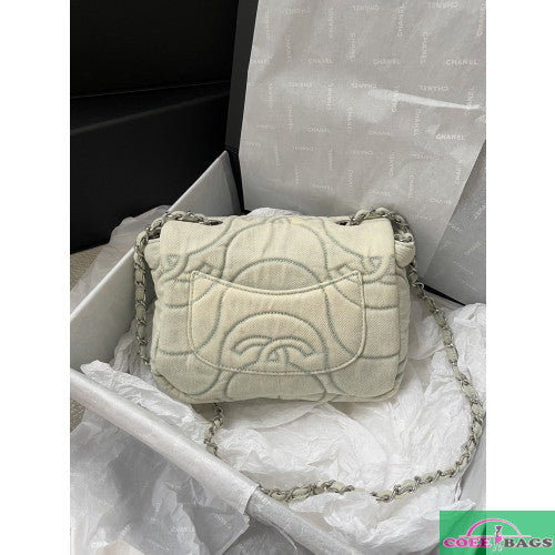Dragons Bags Detail