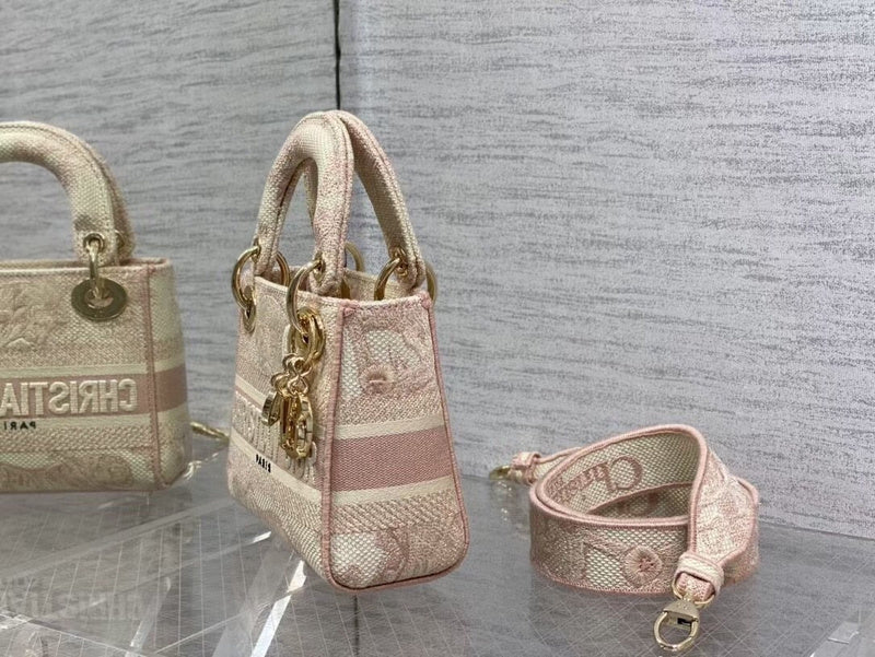 Dragons Bags Detail