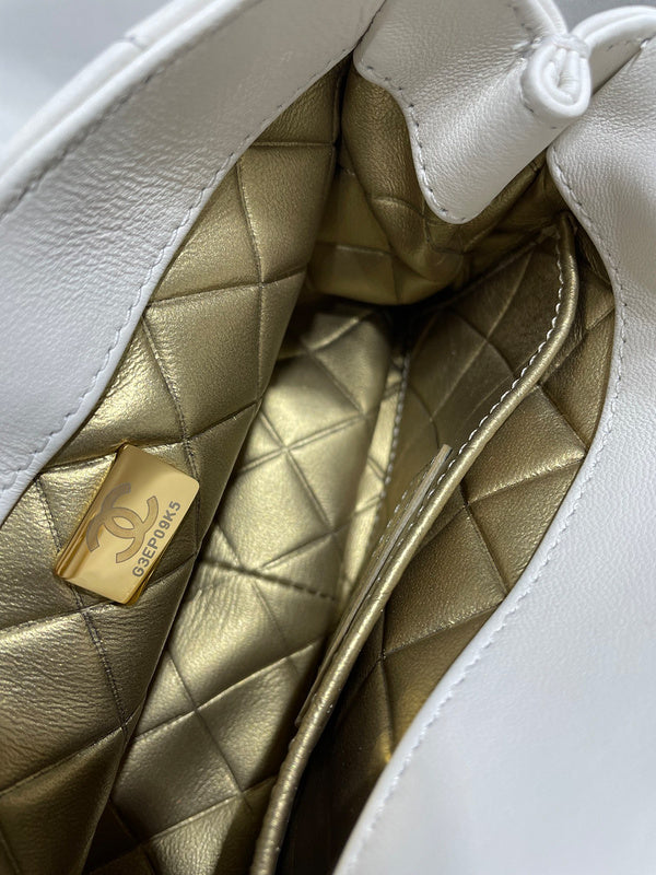 Dragons Bags Detail