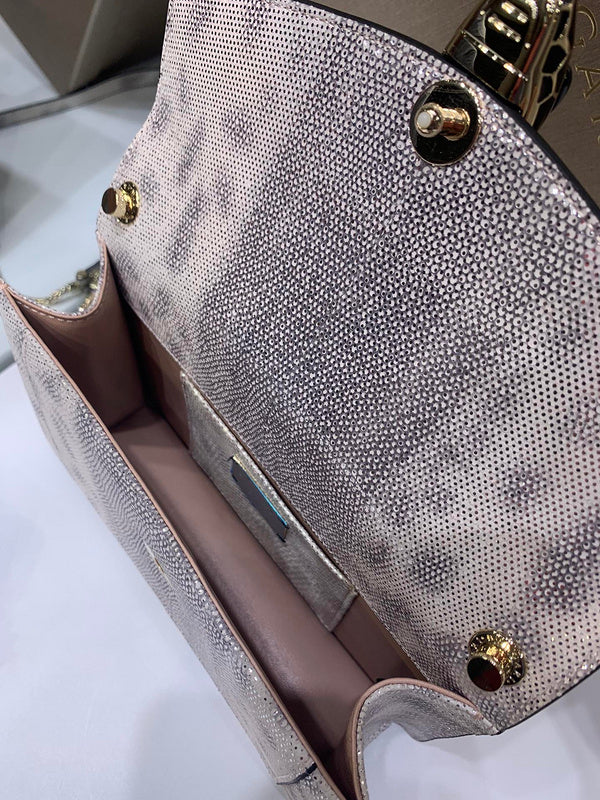 Dragons Bags Detail