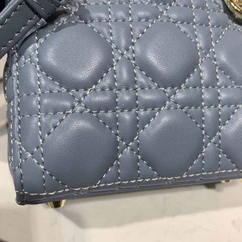 Dragons Bags Detail