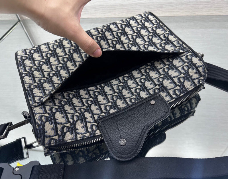 Dragons Bags Detail