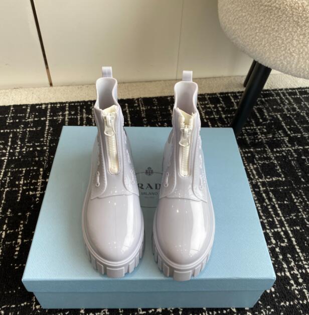 Dragons Bags Detail