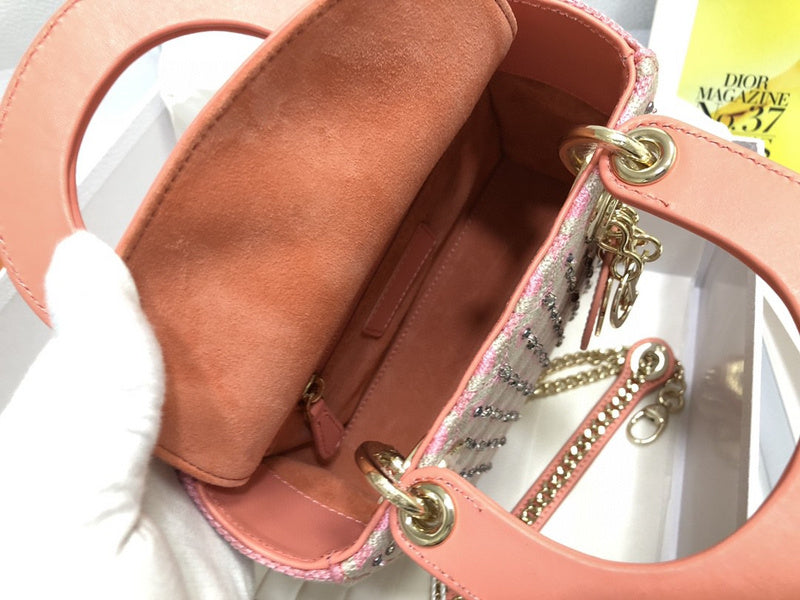 Dragons Bags Detail