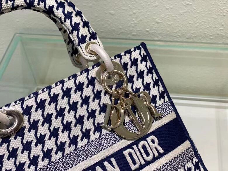 Dragons Bags Detail