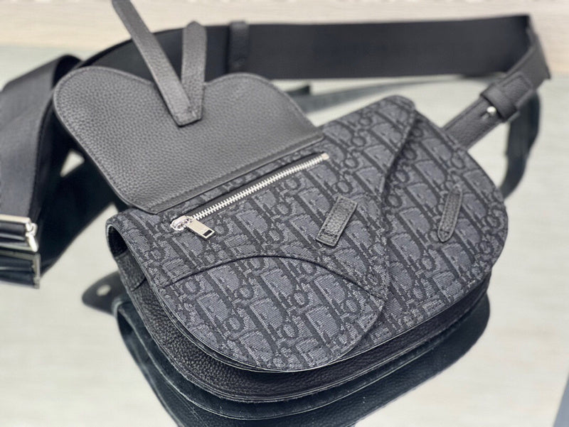 Dragons Bags Detail