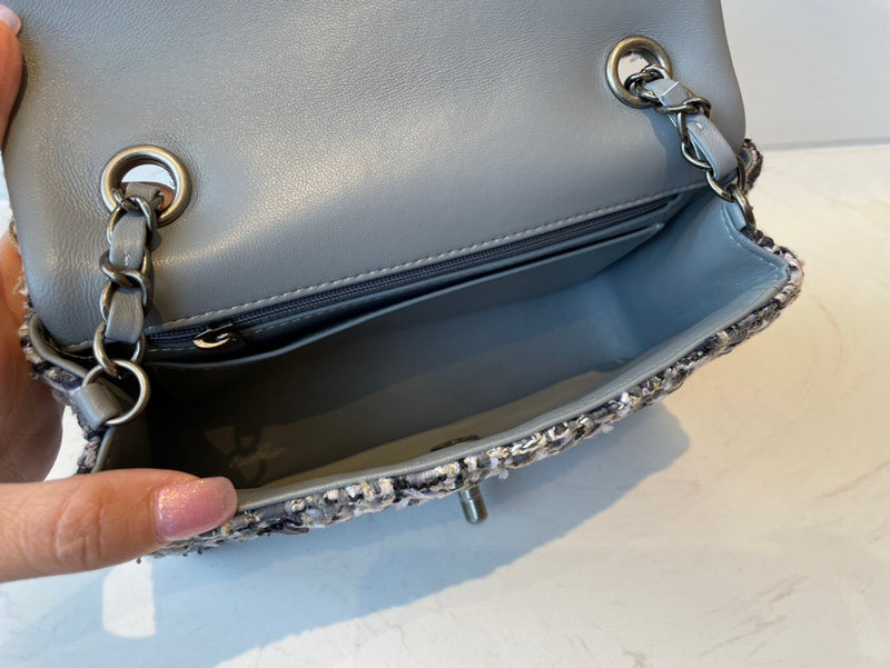 Dragons Bags Detail