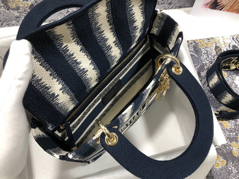 Dragons Bags Detail