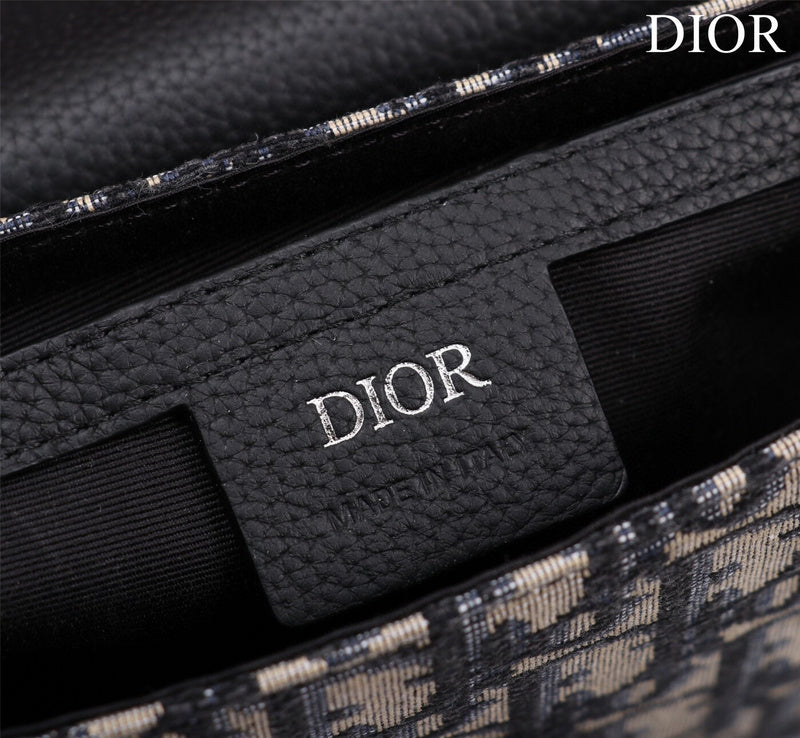 Dragons Bags Detail