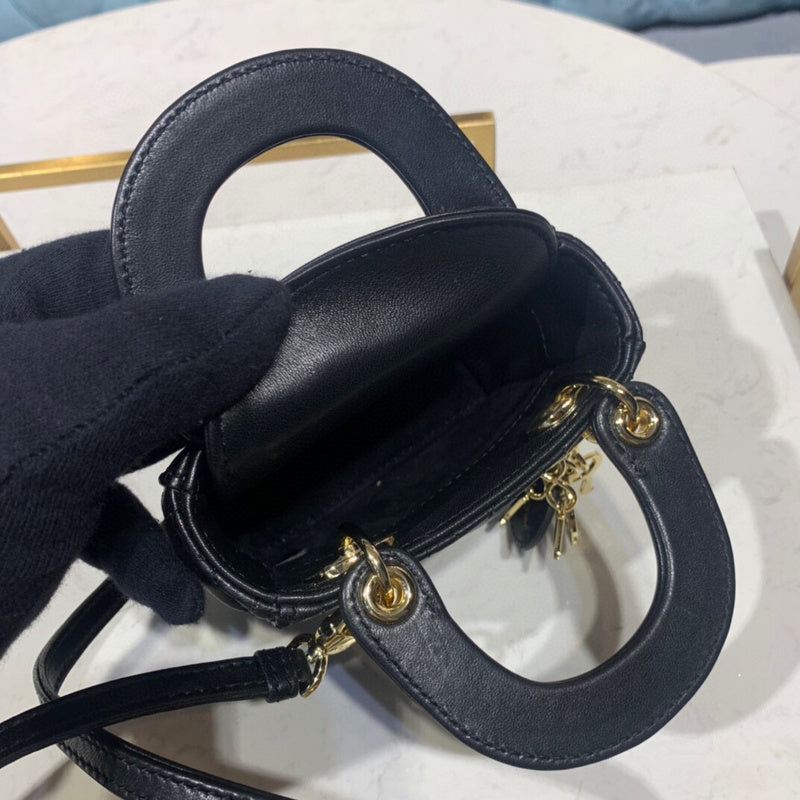Dragons Bags Detail