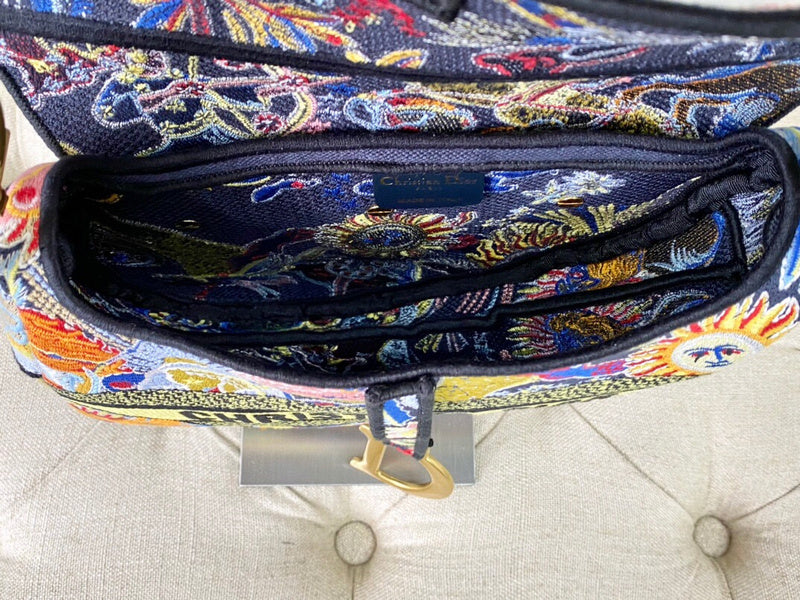 Dragons Bags Detail