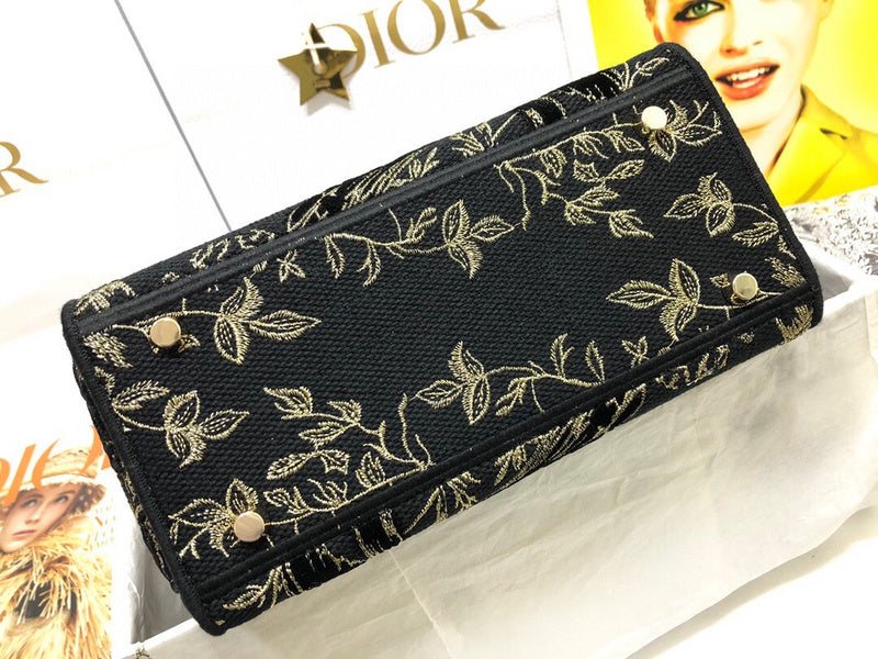 Dragons Bags Detail
